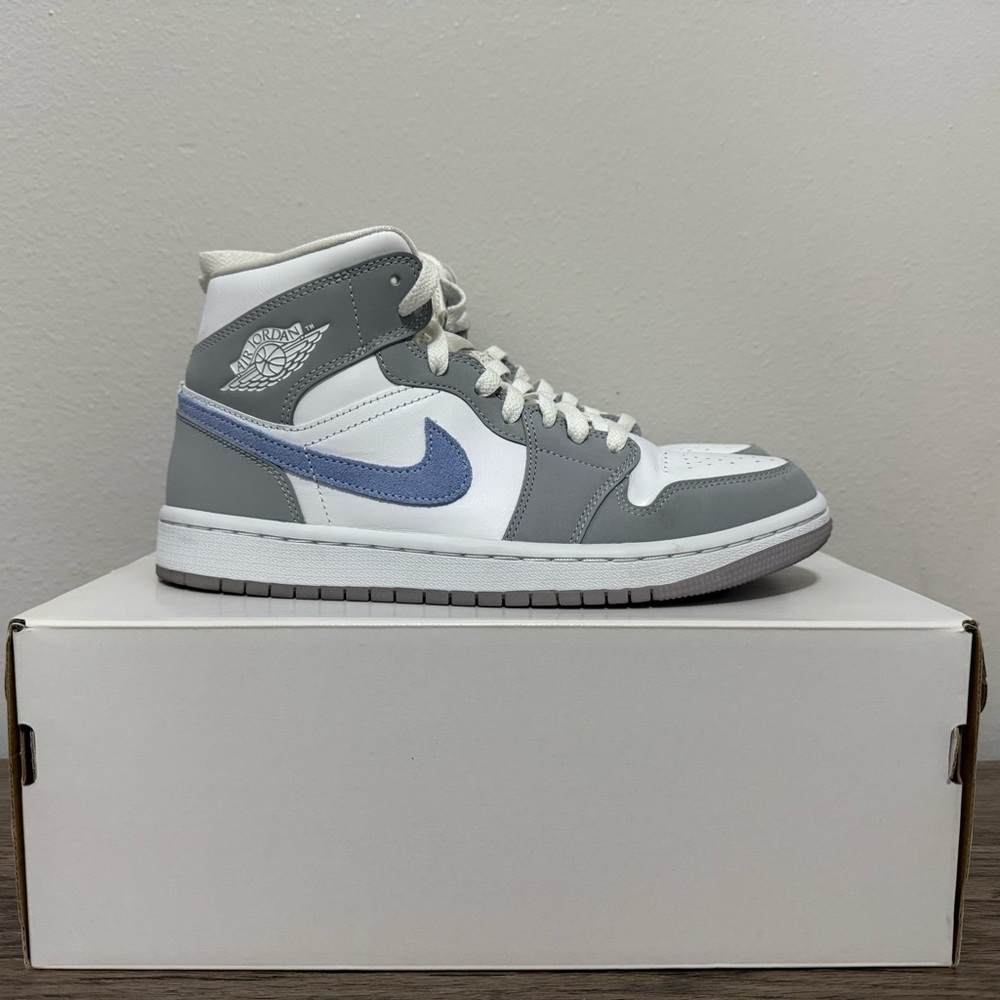 Jordan Women's Gray and Blue Sneakers